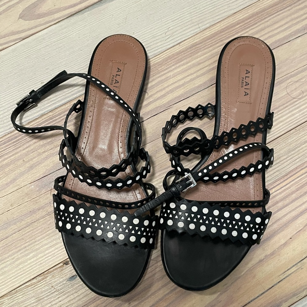 Alaia sandals